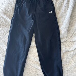 ALO Yoga Accolade Black sweatpants in Medium
